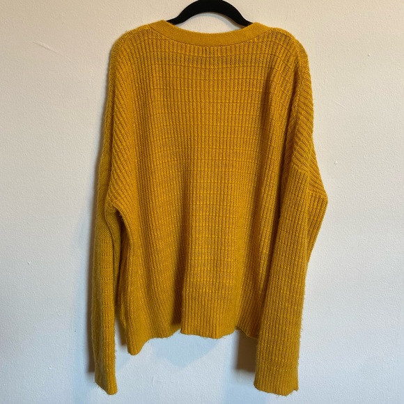 Splendid Chunky Knit Oversized Cardigan - Picture 4 of 6